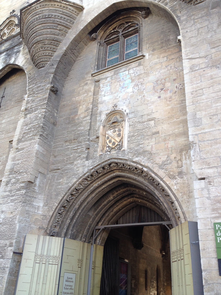 Coming from a long line of peasants and laborers, I can identify with the peasants and laborers who eventually looted this castle during the French Revolution. Though I would have argued AGAINST destroying the frescoes. :(