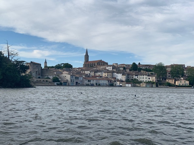 Castelnaudary is beautiful, isn't it! Also, the water here is a sort of basin that forms part of the Canal du Midi. I'm including it mostly to prove that it was WINDY.